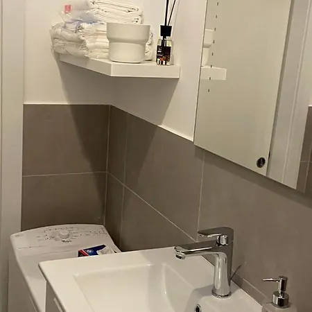 Lm Tortona House Διαμέρισμα *